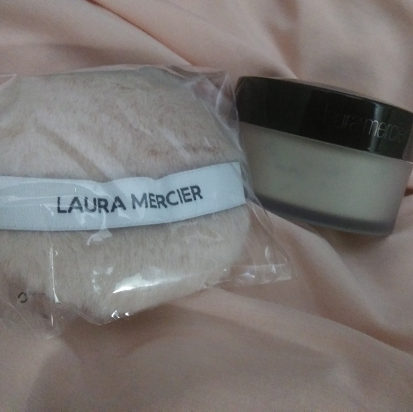 LauraMercier+Puff Setting Power - Picture 5 of 10